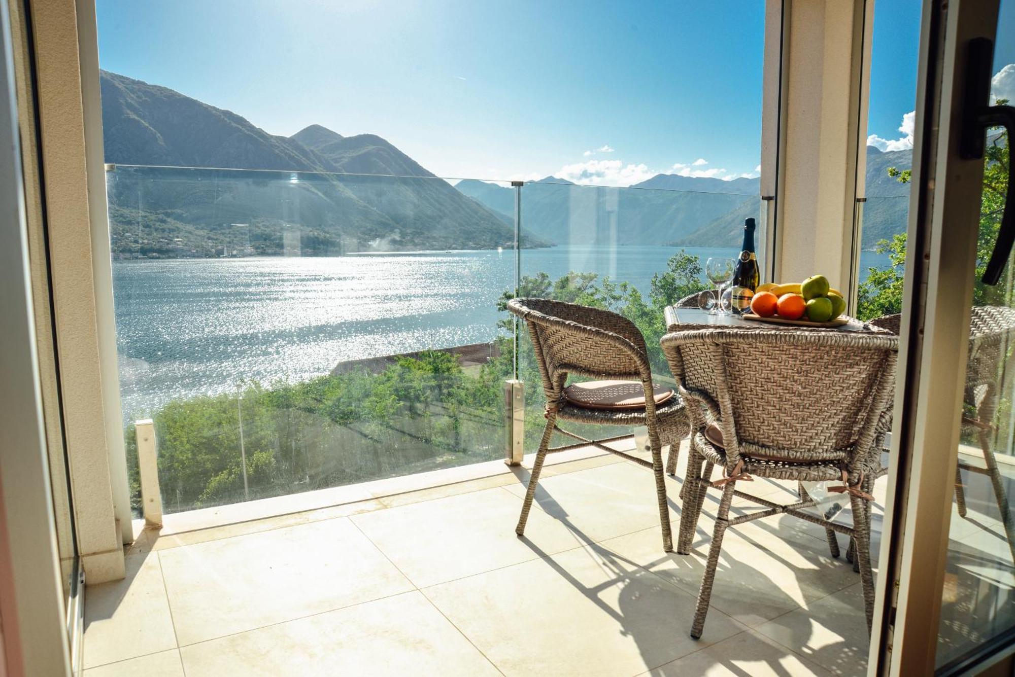 Sea View Apartment For 4 Котор Экстерьер фото